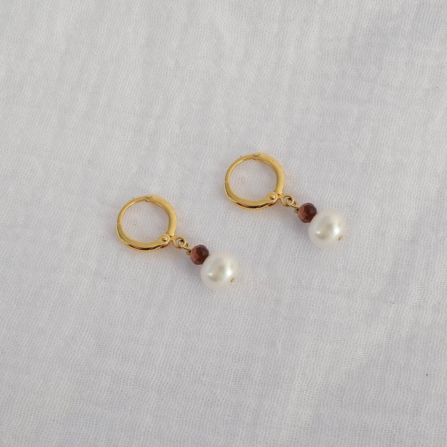 creole Loa en perle d'eau, gold sand et plaqué or 