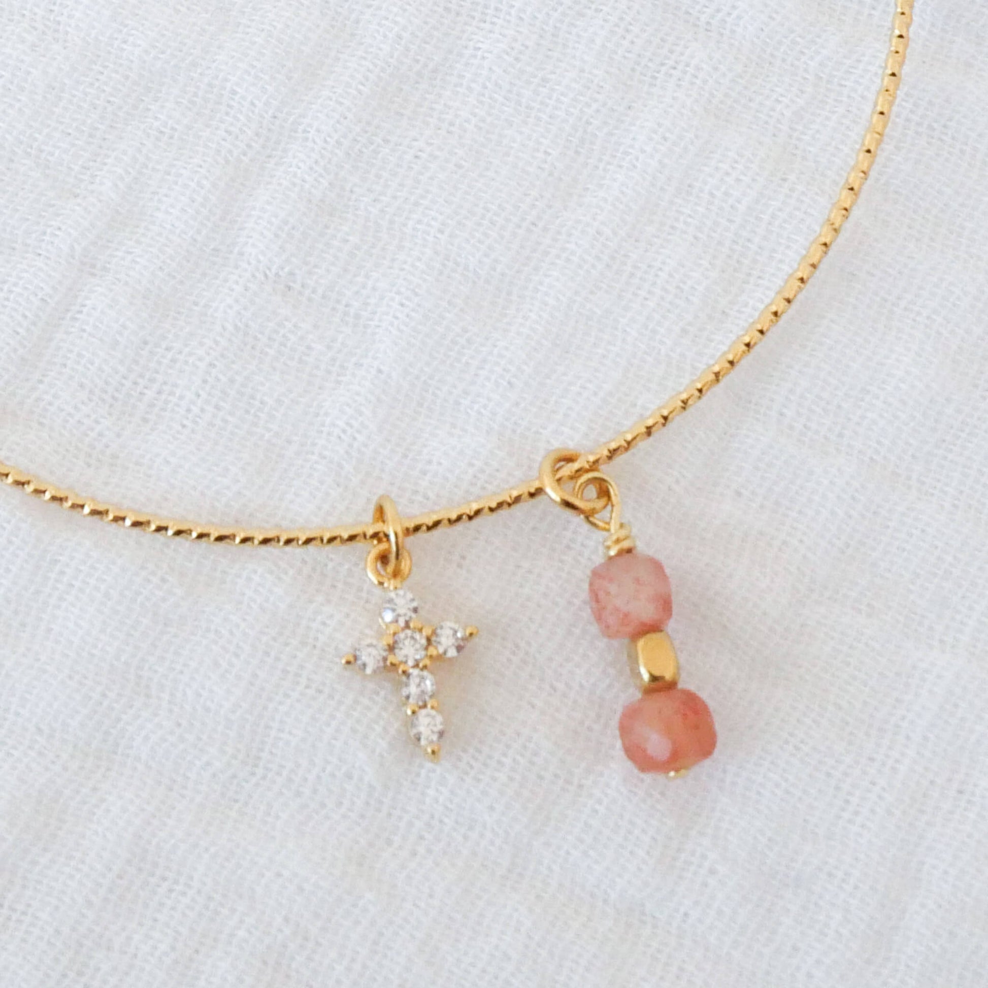 Jonc Siny or avec pendentif croix et pierre du soleil 